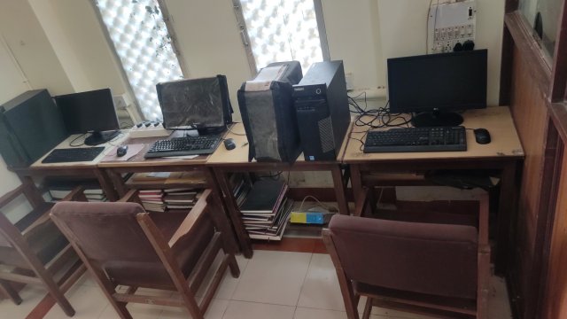 3 Computers for Students Photo 3
